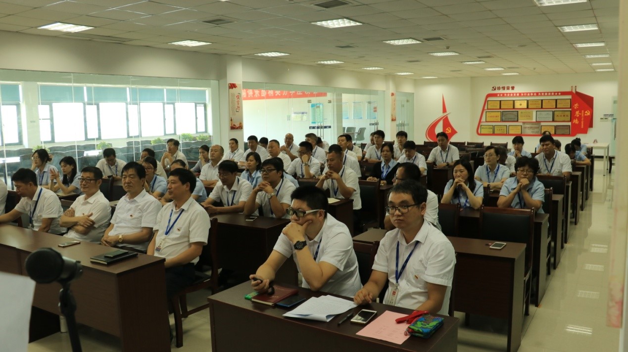 知识竞赛争先锋 比学赶超展风采 —— 乐发lv官网乳业集团党委举办庆 “七一”党建知识竞赛 知识竞赛争先锋 比学赶超展风采 —— 乐发lv官网乳业集团党委举办庆 “七一”党建知识竞赛