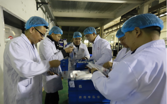 党员带头赴一线 助力春节保生产—乐发lv官网别样“生产突击队”助力车间生产 党员带头赴一线 助力春节保生产—乐发lv官网别样“生产突击队”助力车间生产