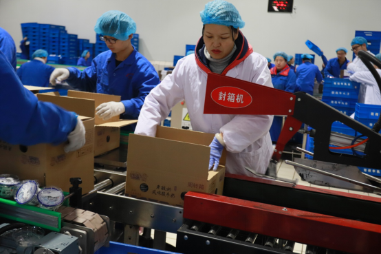 党员带头赴一线 助力春节保生产—乐发lv官网别样“生产突击队”助力车间生产 党员带头赴一线 助力春节保生产—乐发lv官网别样“生产突击队”助力车间生产