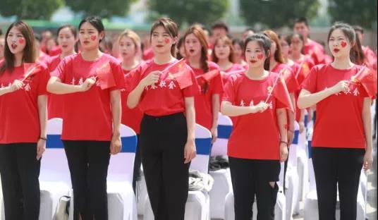 做白色的牛奶,创红色的企业,乐发lv官网乳业集团青春歌会庆祝建党100周年 做白色的牛奶,创红色的企业,乐发lv官网乳业集团青春歌会庆祝建党100周年