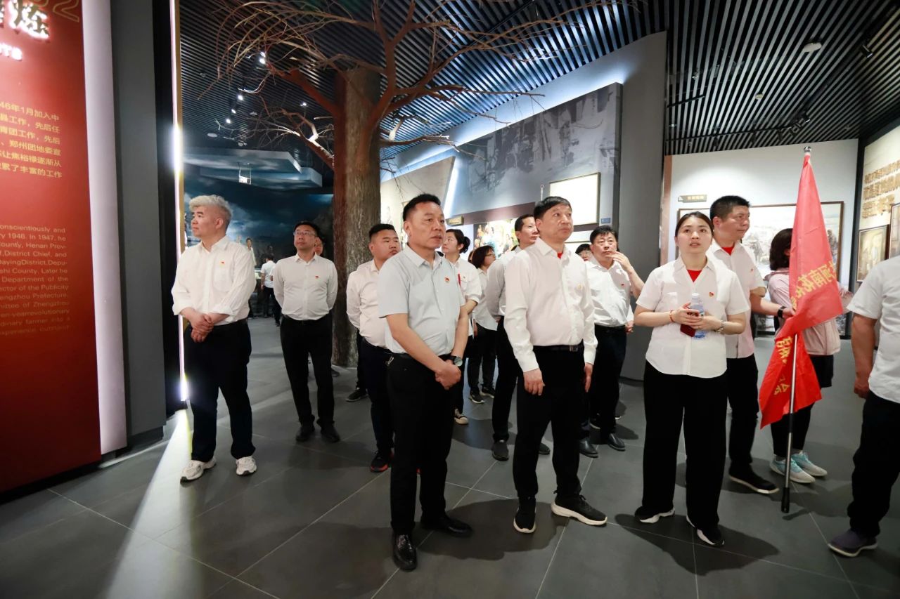 砥砺初心使命,汲取奋进力量丨乐发lv官网乳业集团党委组织开展学习“焦裕禄精神”主题党日活动 砥砺初心使命,汲取奋进力量丨乐发lv官网乳业集团党委组织开展学习“焦裕禄精神”主题党日活动