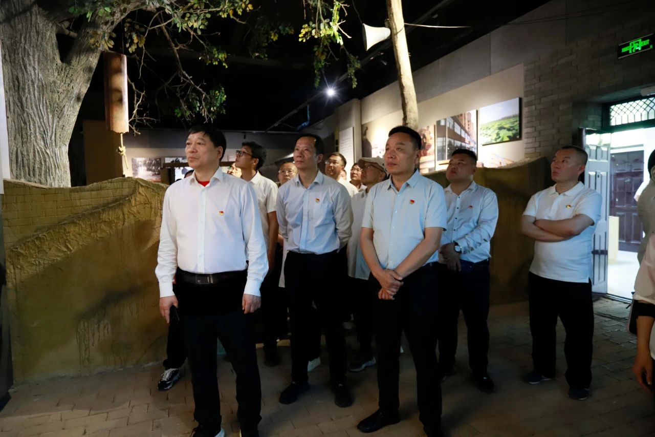 砥砺初心使命,汲取奋进力量丨乐发lv官网乳业集团党委组织开展学习“焦裕禄精神”主题党日活动 砥砺初心使命,汲取奋进力量丨乐发lv官网乳业集团党委组织开展学习“焦裕禄精神”主题党日活动