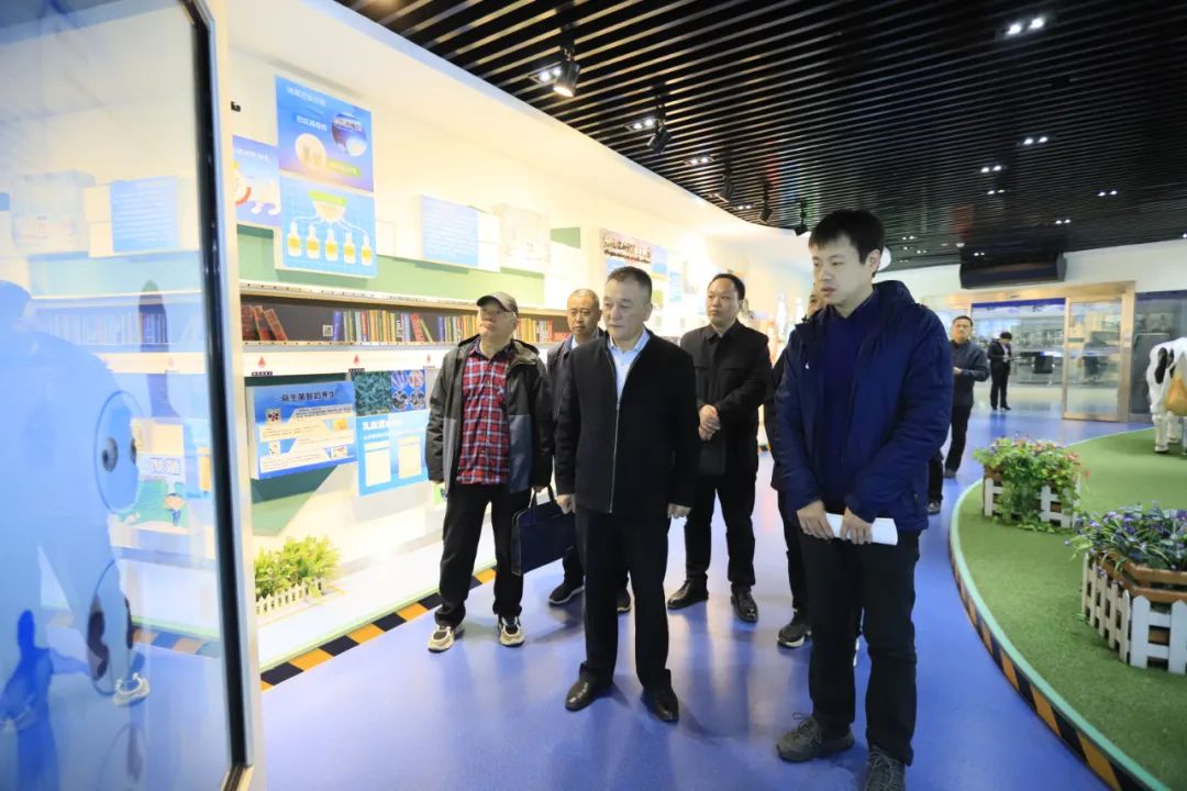 河南省发展改革委价调处副处长马冰一行莅临乐发lv官网乳业集团参观调研 河南省发展改革委价调处副处长马冰一行莅临乐发lv官网乳业集团参观调研