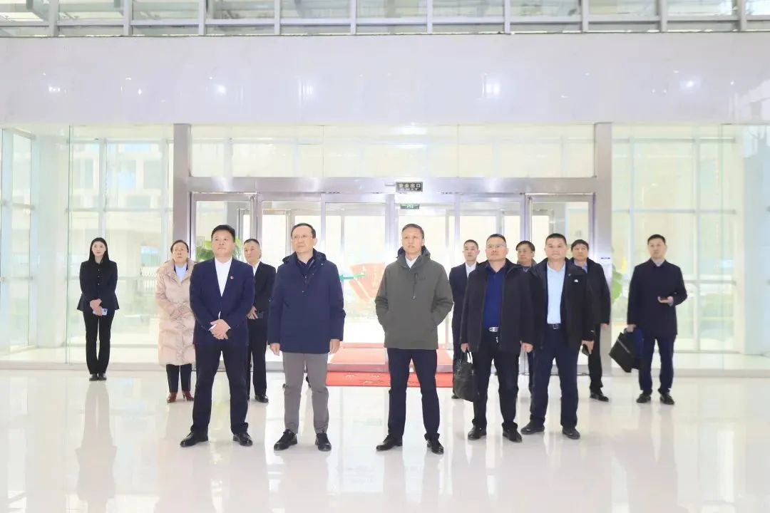 省政府国资委党委书记、主任李涛一行到乐发lv官网乳业集团调研 省政府国资委党委书记、主任李涛一行到乐发lv官网乳业集团调研