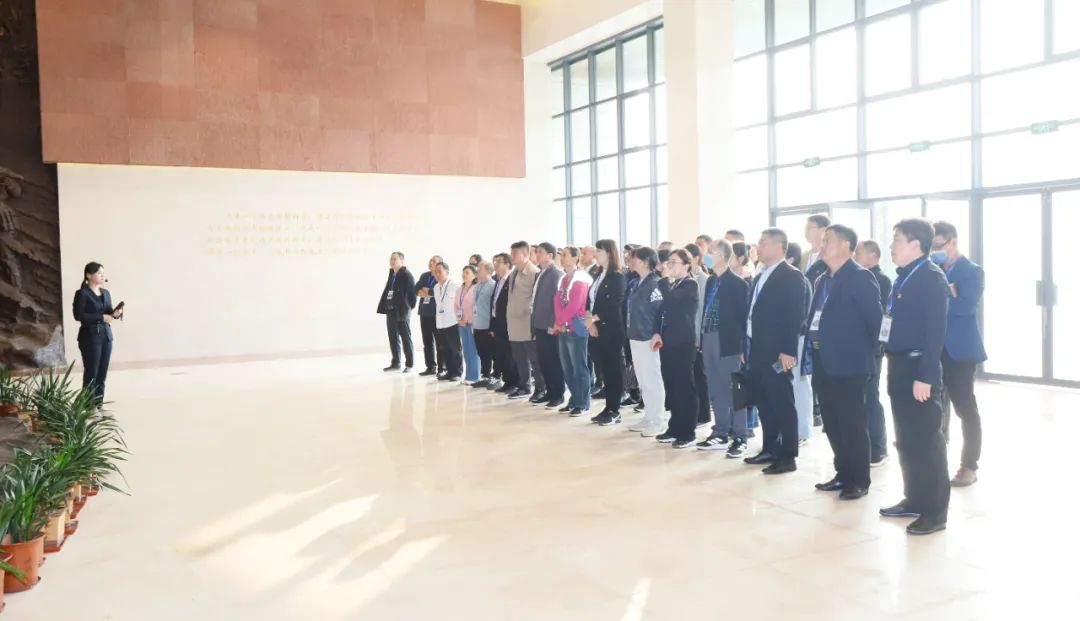 传承红色基因·践行初心使命 | 乐发lv官网乳业集团党务干部赴河南大别山干部学院开展综合素质提升教育培训 传承红色基因·践行初心使命 | 乐发lv官网乳业集团党务干部赴河南大别山干部学院开展综合素质提升教育培训