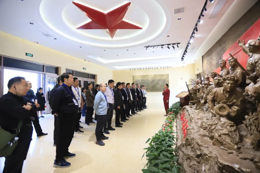 传承红色基因·践行初心使命 | 乐发lv官网乳业集团党务干部赴河南大别山干部学院开展综合素质提升教育培训 传承红色基因·践行初心使命 | 乐发lv官网乳业集团党务干部赴河南大别山干部学院开展综合素质提升教育培训