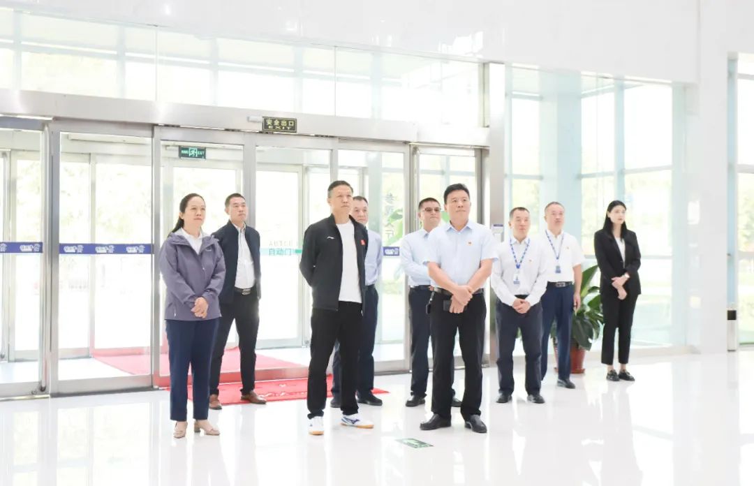 快乐过“双节”,安全不放假|河南农投集团党委书记、董事长李晓寰一行莅临乐发lv官网乳业集团开展“双节”安全生产大检查活动并慰问一线职工、 快乐过“双节”,安全不放假|河南农投集团党委书记、董事长李晓寰一行莅临乐发lv官网乳业集团开展“双节”安全生产大检查活动并慰问一线职工、