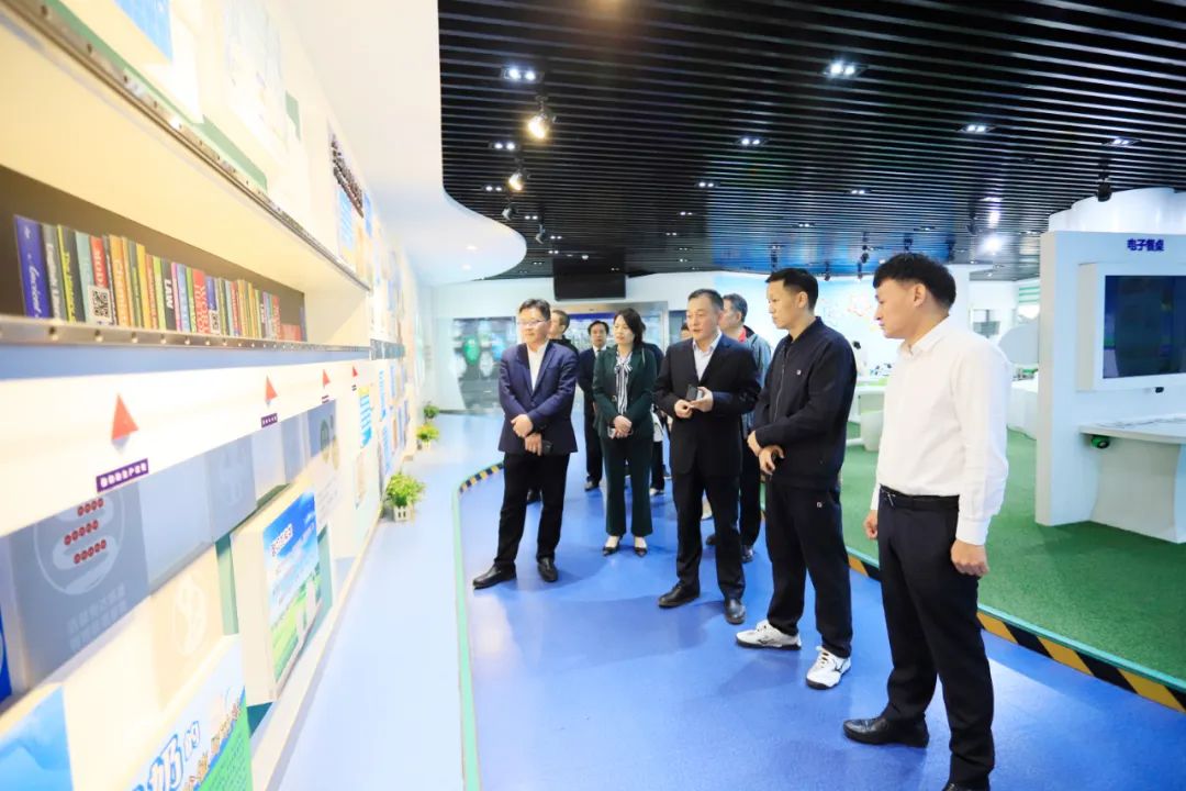 乐发lv官网| 省农投集团董事长李晓寰一行莅临乐发lv官网调研指导工作 乐发lv官网| 省农投集团董事长李晓寰一行莅临乐发lv官网调研指导工作