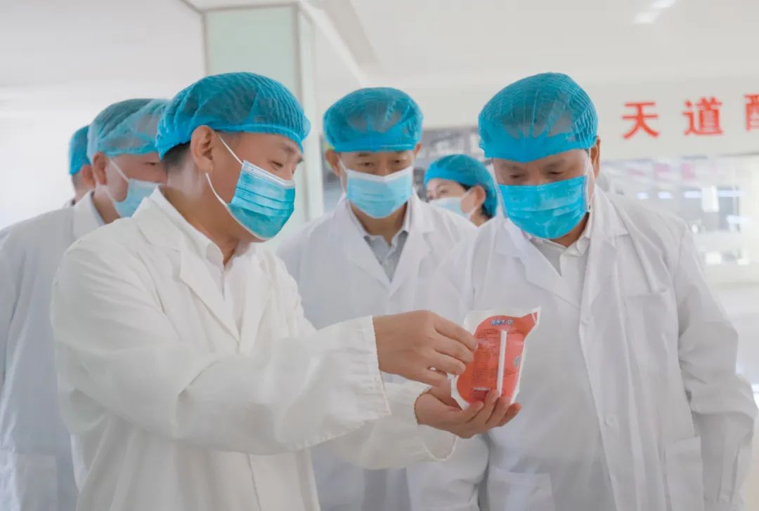 快讯丨河南省人民政府副省长武国定莅临乐发lv官网乳业集团瑞亚牧业调研奶源基地建设情况 快讯丨河南省人民政府副省长武国定莅临乐发lv官网乳业集团瑞亚牧业调研奶源基地建设情况