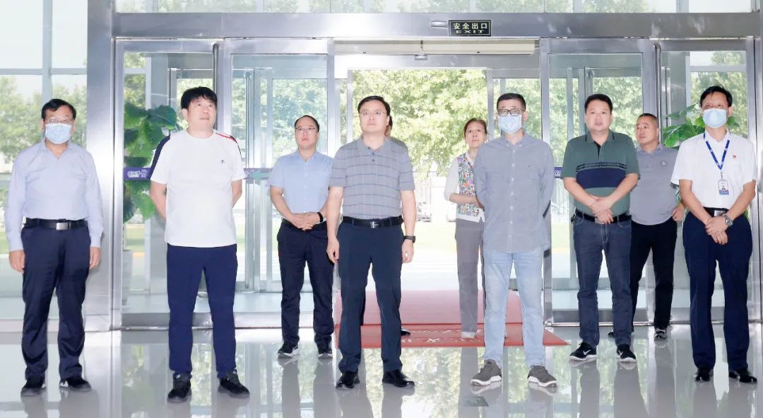 快讯|社旗县人民政府县长关文波一行莅临乐发lv官网乳业集团参观考察 快讯|社旗县人民政府县长关文波一行莅临乐发lv官网乳业集团参观考察