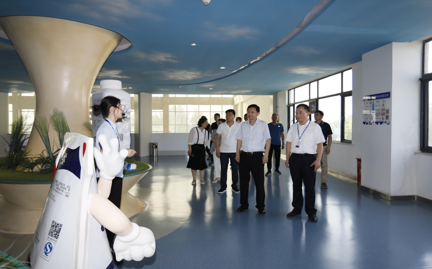 快讯|郑州市二七区委副书记、区长虎荣鑫莅临河南乐发lv官网乳业集团调研 快讯|郑州市二七区委副书记、区长虎荣鑫莅临河南乐发lv官网乳业集团调研