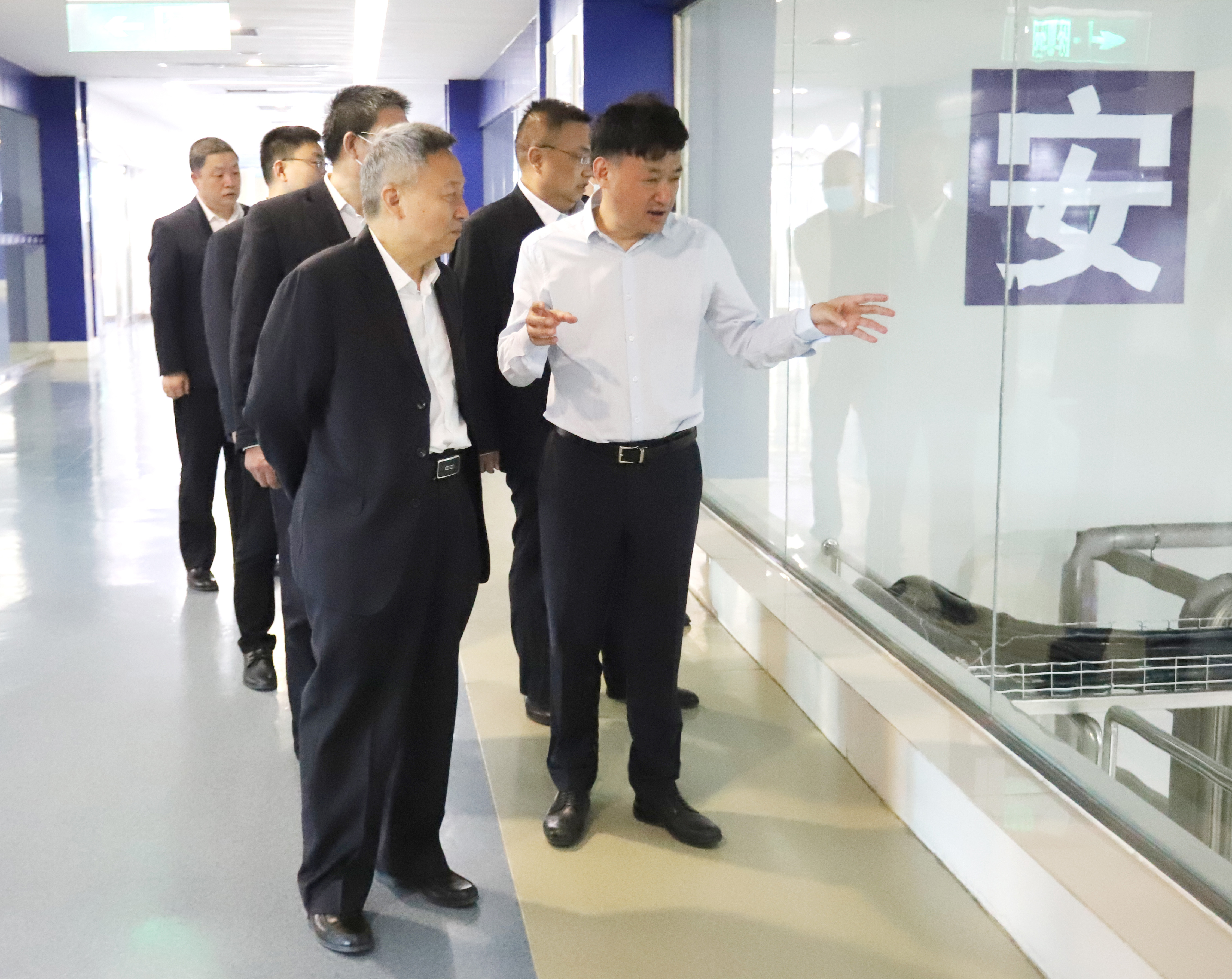 乐发lv官网乳业集团与国电河南新能源有限公司举行光伏项目合作开发签约仪式 乐发lv官网乳业集团与国电河南新能源有限公司举行光伏项目合作开发签约仪式