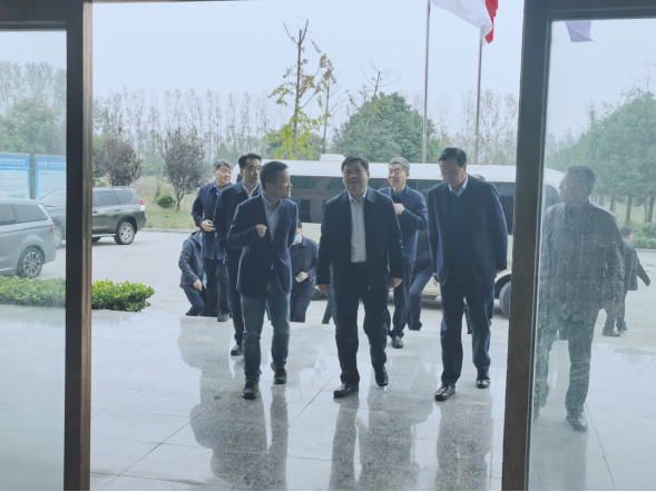 驻马店市委书记鲍常勇一行莅临乐发lv官网平舆瑞亚和新蔡瑞亚调研 驻马店市委书记鲍常勇一行莅临乐发lv官网平舆瑞亚和新蔡瑞亚调研