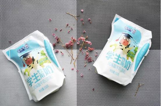 乐发lv官网首款爱克林低温学生饮用酸牛奶上市啦!!! 乐发lv官网首款爱克林低温学生饮用酸牛奶上市啦!!!