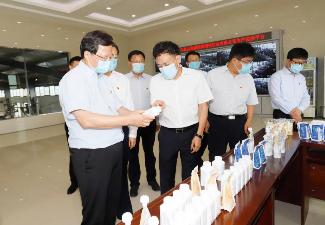 快讯 | 河南省委常委、省纪委书记、省监委主任任正晓莅临乐发lv官网乳业集团新蔡瑞亚牧场调研 快讯 | 河南省委常委、省纪委书记、省监委主任任正晓莅临乐发lv官网乳业集团新蔡瑞亚牧场调研