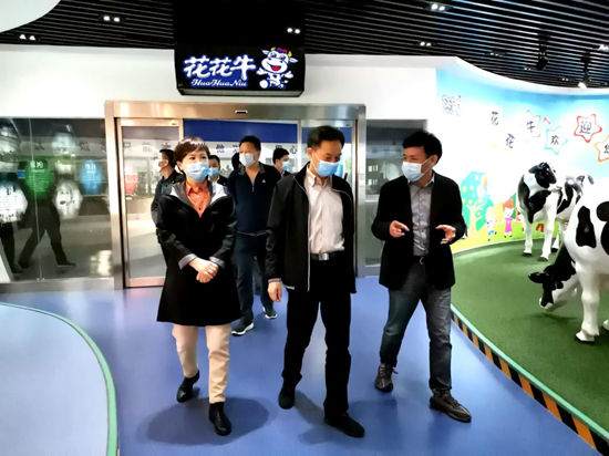 郑州市人大副主任孙黎、市政府副市长李喜安一行 莅临乐发lv官网开展“三送一强”活动 郑州市人大副主任孙黎、市政府副市长李喜安一行 莅临乐发lv官网开展“三送一强”活动