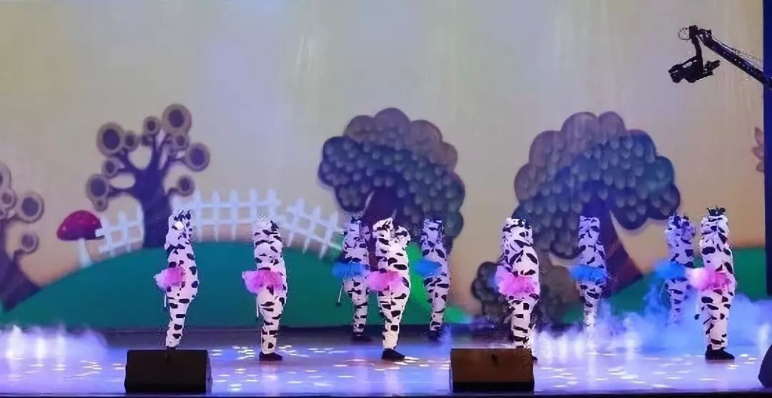 “赢在2019”,乐发lv官网乳业集团2019年新春晚会盛大开幕 “赢在2019”,乐发lv官网乳业集团2019年新春晚会盛大开幕