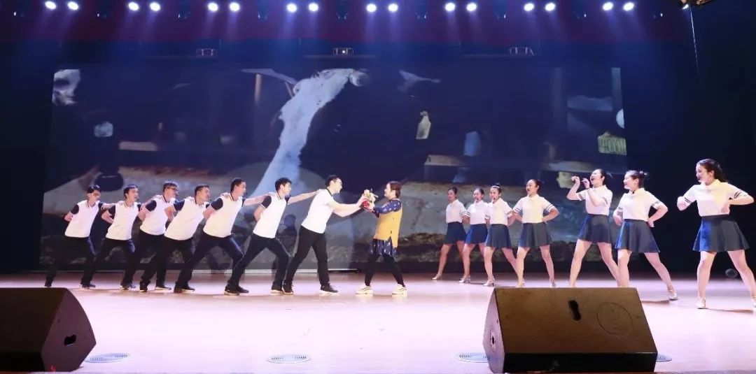 “赢在2019”,乐发lv官网乳业集团2019年新春晚会盛大开幕 “赢在2019”,乐发lv官网乳业集团2019年新春晚会盛大开幕