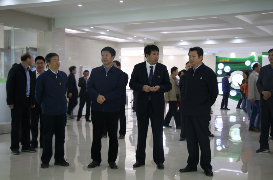 河南省农牧业产业扶贫工作观摩团莅临乐发lv官网集团·鲁山瑞亚牧业有限公司参观考察 河南省农牧业产业扶贫工作观摩团莅临乐发lv官网集团·鲁山瑞亚牧业有限公司参观考察