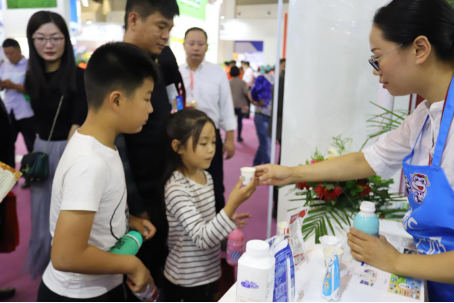 乐发lv官网亮相第30届中原畜牧业交易博览会 乐发lv官网亮相第30届中原畜牧业交易博览会