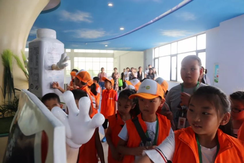 乐发lv官网落实食品安全企业主体责任 积极践行振兴中国奶业 乐发lv官网落实食品安全企业主体责任 积极践行振兴中国奶业