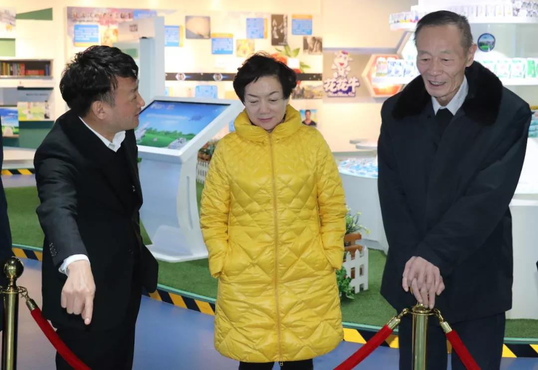 中国奶业协会高鸿宾会长莅临乐发lv官网指导工作 中国奶业协会高鸿宾会长莅临乐发lv官网指导工作
