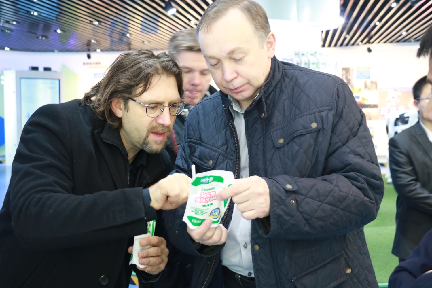 波兰BZK集团参观访问乐发lv官网 波兰BZK集团参观访问乐发lv官网