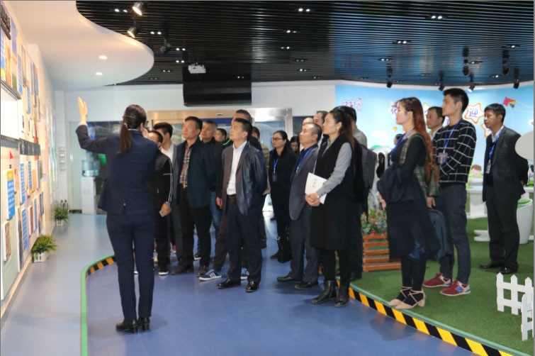 商界领袖俱乐部精英参访乐发lv官网! 商界领袖俱乐部精英参访乐发lv官网!