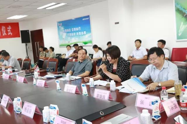 河南省食品安全座谈会暨百场食安讲座进校园启动仪式在乐发lv官网举行 河南省食品安全座谈会暨百场食安讲座进校园启动仪式在乐发lv官网举行