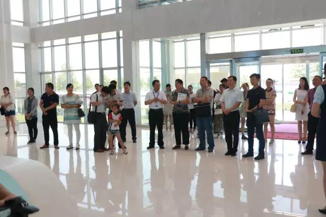 河南省食品安全座谈会暨百场食安讲座进校园启动仪式在乐发lv官网举行 河南省食品安全座谈会暨百场食安讲座进校园启动仪式在乐发lv官网举行