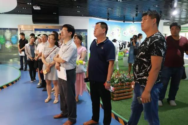 河南省食品安全座谈会暨百场食安讲座进校园启动仪式在乐发lv官网举行 河南省食品安全座谈会暨百场食安讲座进校园启动仪式在乐发lv官网举行