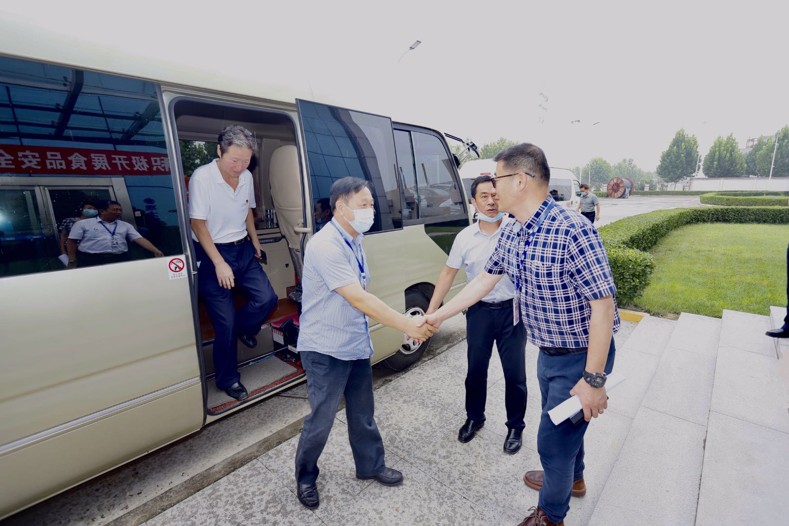 快讯|郑州市人大代表莅临河南乐发lv官网乳业集团参观调研 快讯|郑州市人大代表莅临河南乐发lv官网乳业集团参观调研