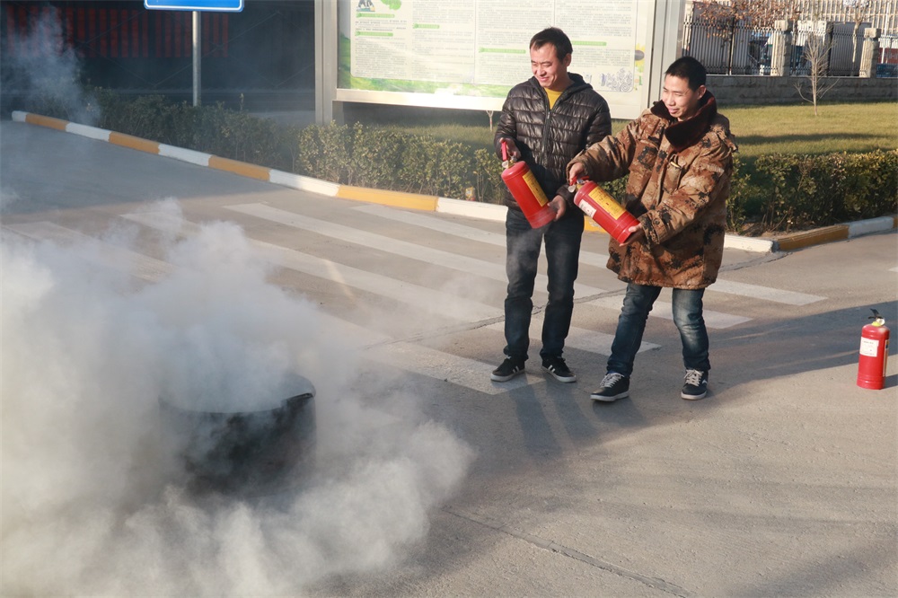 乐发lv官网郑州分公司冬季消防演练 乐发lv官网郑州分公司冬季消防演练